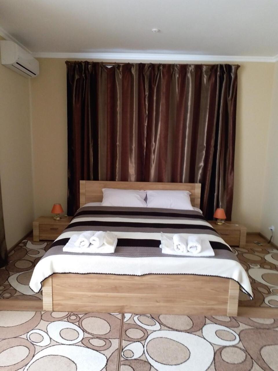 Apelsin Hotel Bilhorod-Dnistrovskyy Exterior photo